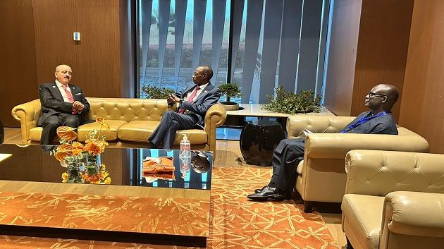 وزير الخارجية يلتقي بنظيره السينغالي خلال أشغال منتدى داكار حول السلم والاستقرار في افريقيا