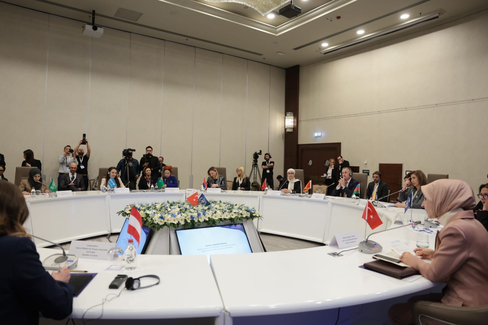 وزيرة الأسرة تشارك بأنقرة في لقاء دولي رفيع المستوى حول تبادل السياسات والممارسات الدوليّة لحماية الطفل في البيئة الرقمية