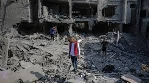 الدفاع المدني بغزة يحذر من مخاطر صحية خطيرة بسبب تحلل الجثامين تحت الأنقاض