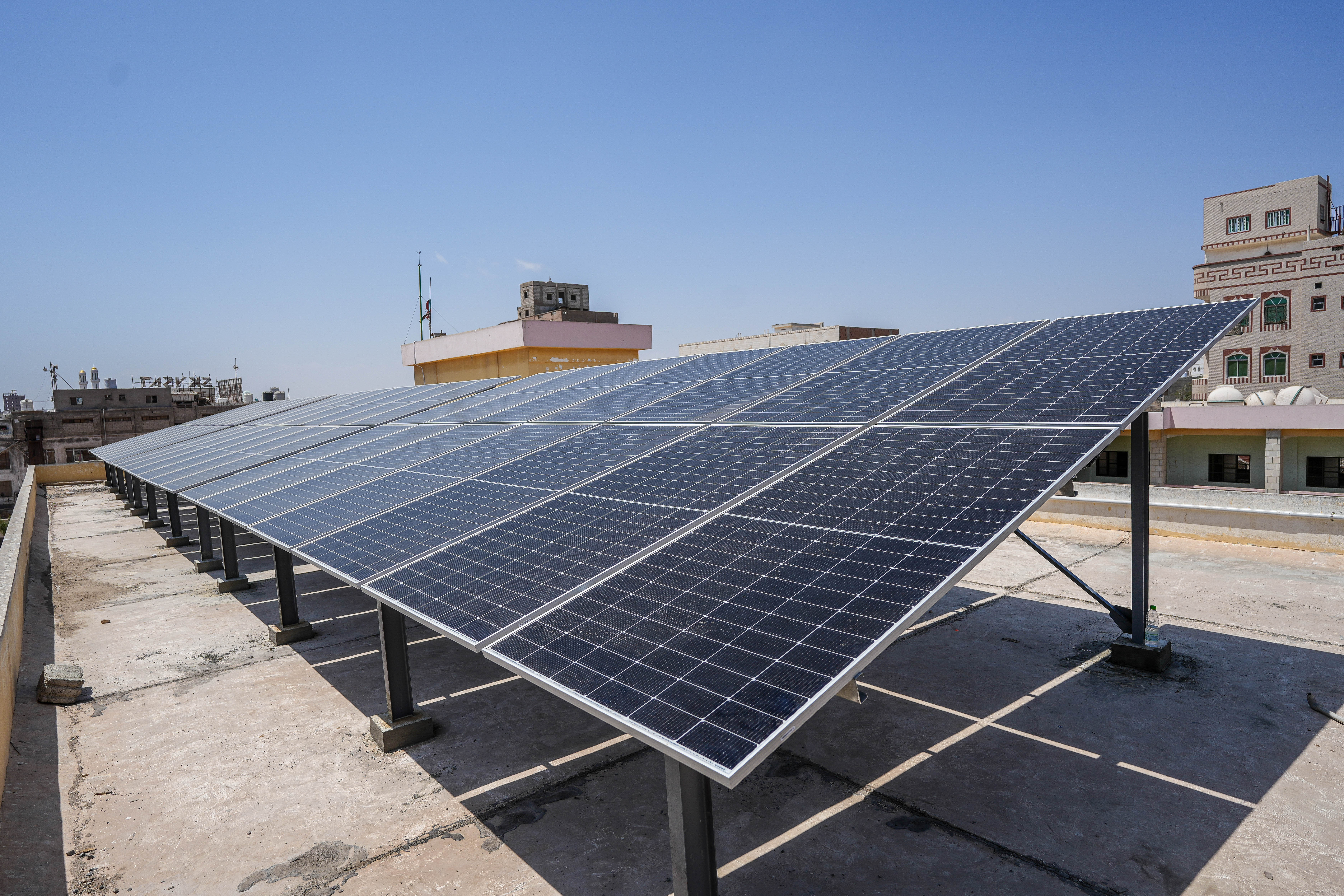 المواطن التونسي اكبر منتج ذاتي للكهرباء من الطاقة الشمسية بفضل برنامج "بروسول إلاك" (وائل شوشان)"