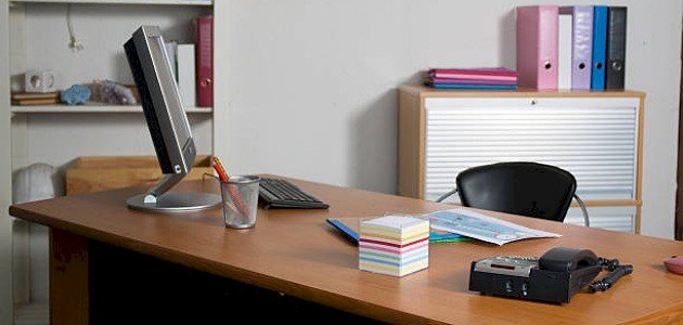 في ملتقى علمي حول ظاهرة "التغيّب عن العمل": الدعوة إلى تحيين القوانين وتطبيق التشريعات