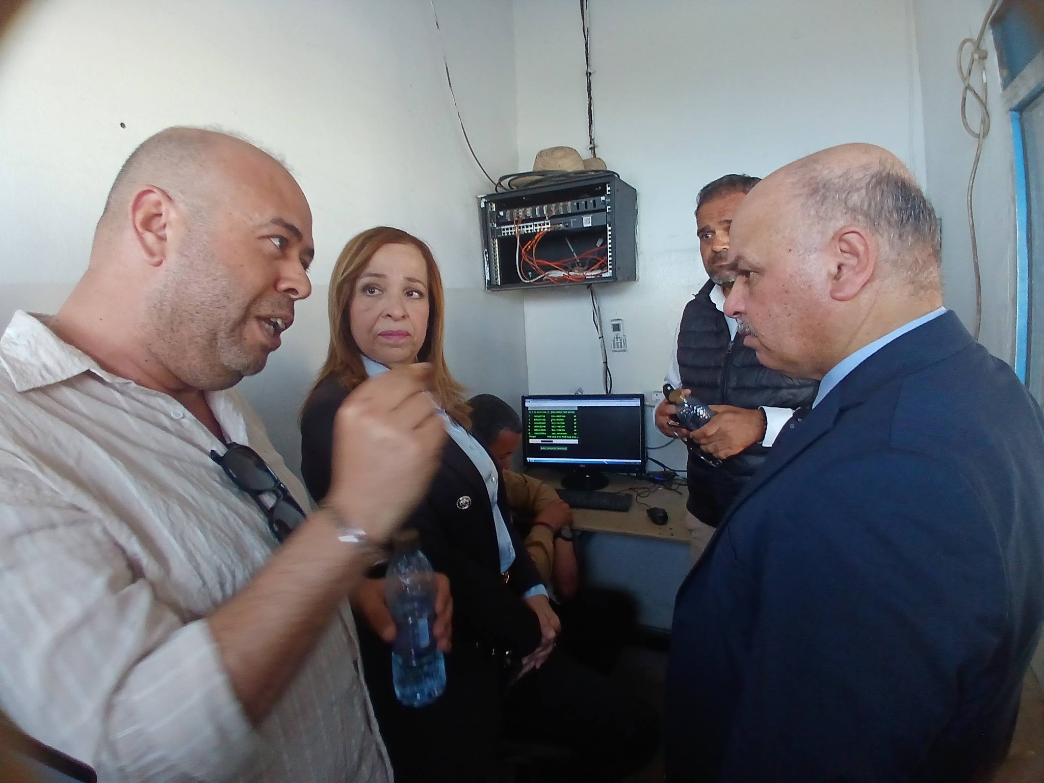 وزير النقل يتابع تقدم الاجراءات المتعلقة بتحسين أداء ميناء رادس.