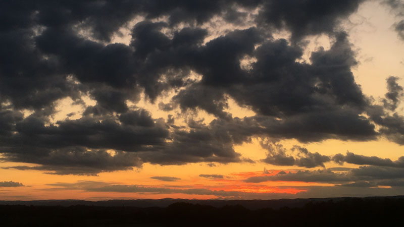 الليلة...طقس أحيانا كثيف السحب بالمناطق الغربية