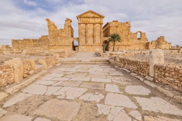  سحب عابرة على كامل البلاد