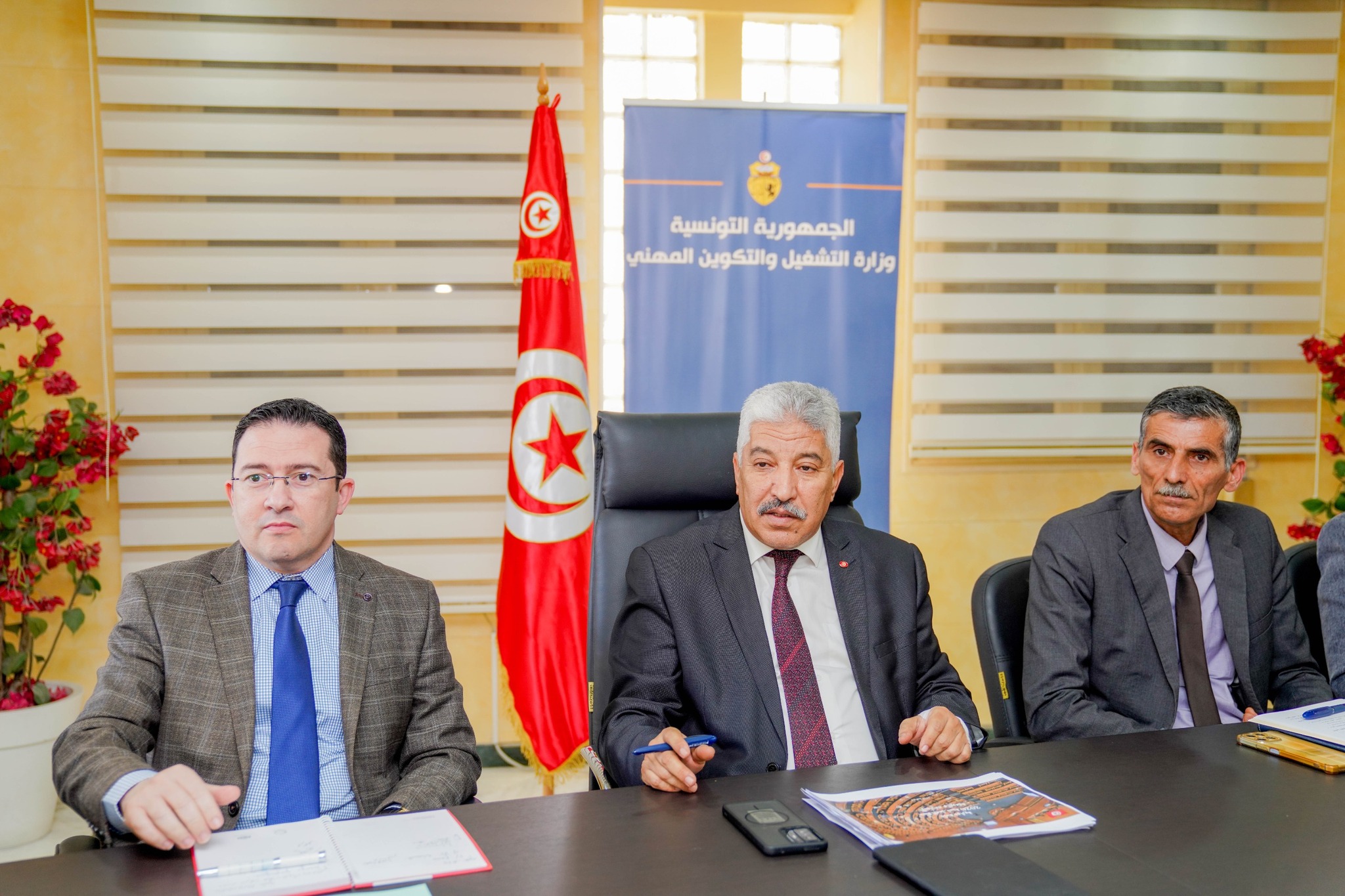 وزير التشغيل يؤكد على ضرورة إرساء مقاربات عمل متجددة واتحخاذ قرارات جريئة في كل الملفات