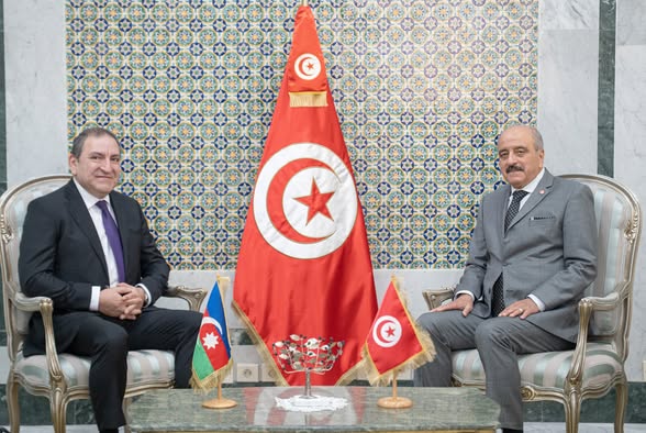 وزير الخارجية يلتقي سفير جمهورية أذربيجان