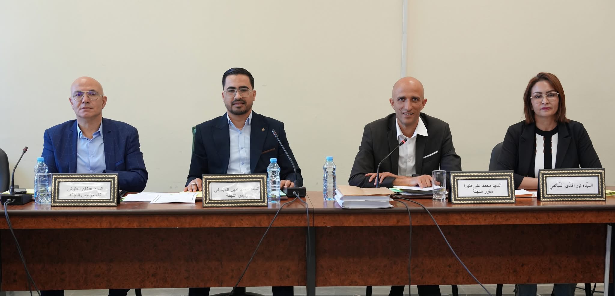 لجنة الصناعة بالبرلمان تصادق على 5 مشاريع قوانين لدعم المحطات الفولطاضوئية