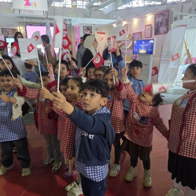 معرض تونس الدولي للكتاب: هيئة الانتخابات تمكن التلاميذ والأطفال من محاكاة العملية الانتخابية في مختلف مراحلها