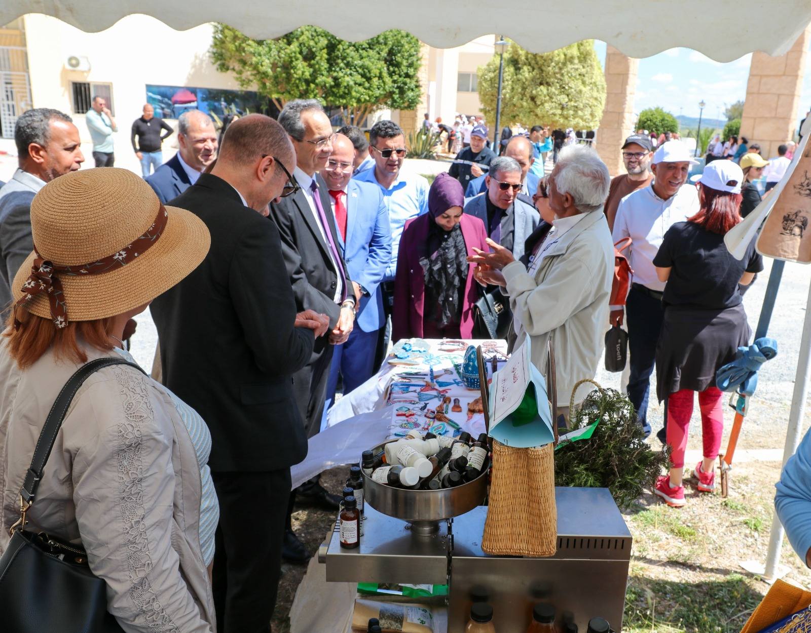 وزير التعليم العالي والبحث العلمي يشرف على افتتاح المهرجان الرياضي الخامس لجامعة تونس تحت شعار "الرفاه والطبيعة والتنمية المستدامة" بولاية زغوان 