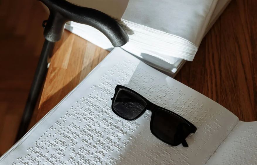 نابل: تركيز فضاء للمكفوفين يحتوي تجهيزات للطباعة والقراءة بطريقة "براي" بالمكتبة الجهوية