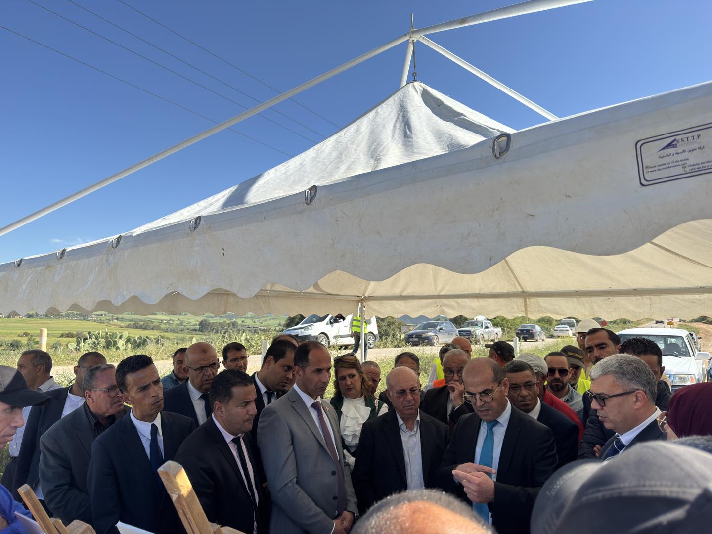 وزير  التجهيز يسلم  27 مسكنا اجتماعيا بمعتمدية تاجروين ويدعو الى التسريع في أشغال تهيئة عدد من الطرقات والمسالك الريفية بولاية الكاف 