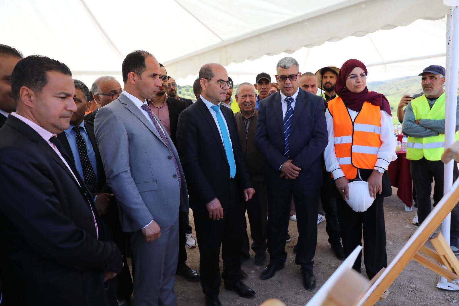 الكاف: وزير التجهيز والإسكان يسلم 27 مسكناً اجتماعياً بتاجروين ويتفقد سير أشغال عدد من المشاريع