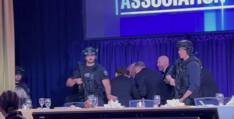 إجلاء ترامب من حفل عشاء بعد إطلاق نار