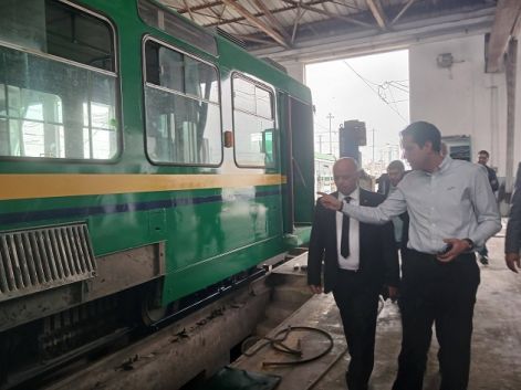 وزير النقل يعاين مستودعات وورشات النقل الحديدي التابعة لشركة نقل تونس.