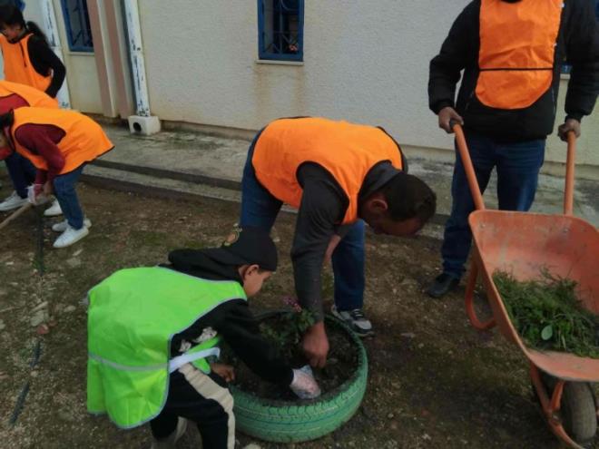 وزارة الأسرة تطلق مشروع "الطفل والبستنة" 