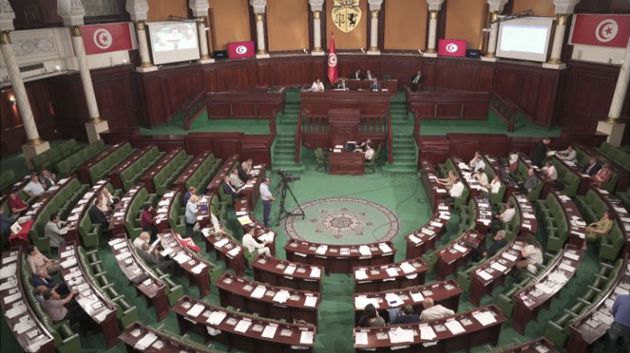 تباين آراء نواب الشعب بين الدعوة إلى المصادقة على خمسة مشاريع قوانين إسناد لزمات إنتاج الكهرباء من الطاقات المتجددة ورفضها