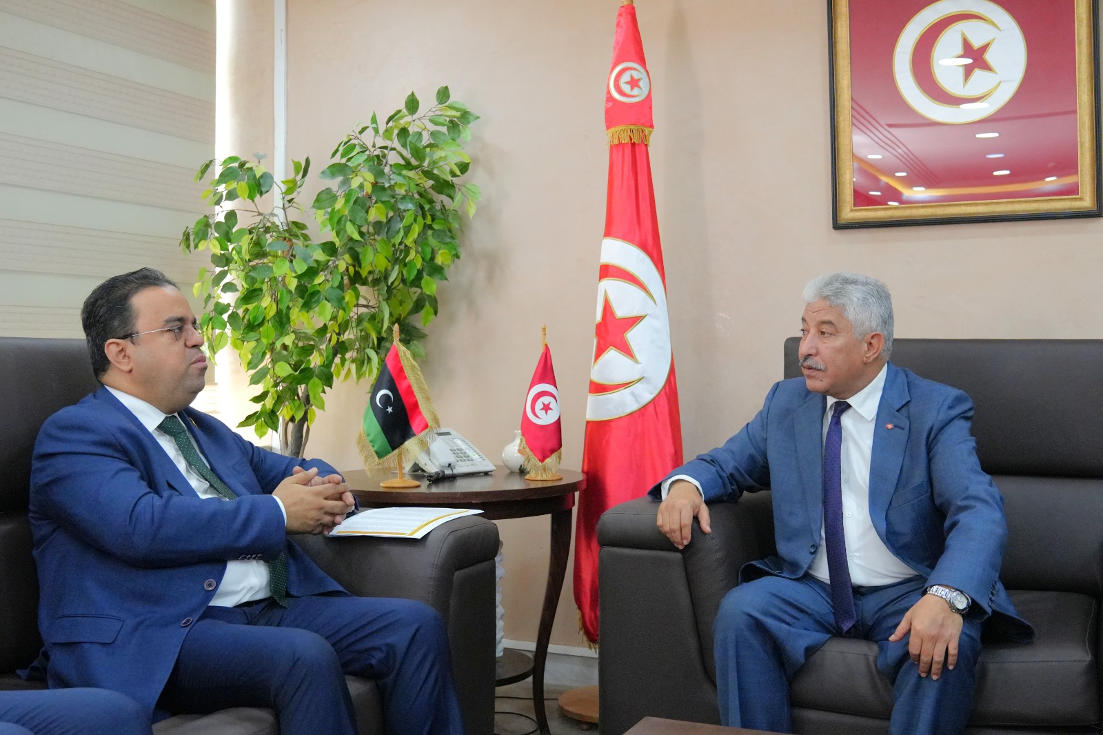 تونس وليبيا تعززان التعاون في التكوين المهني والتشغيل وإمضاء مرتقب لمذكرة تفاهم.