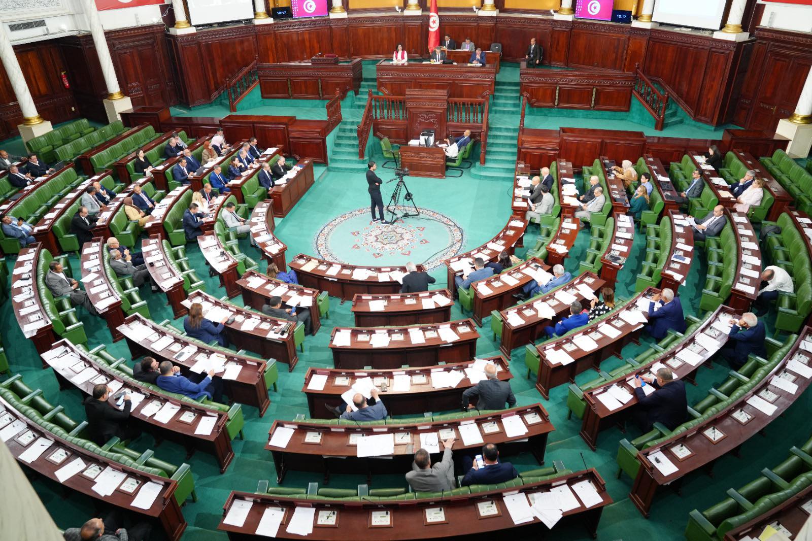 مجلس نواب الشعب يصادق على 5 اتفاقيات لإنتاج الكهرباء من الطاقة الشمسية بكلفة 1.64 مليار دينار