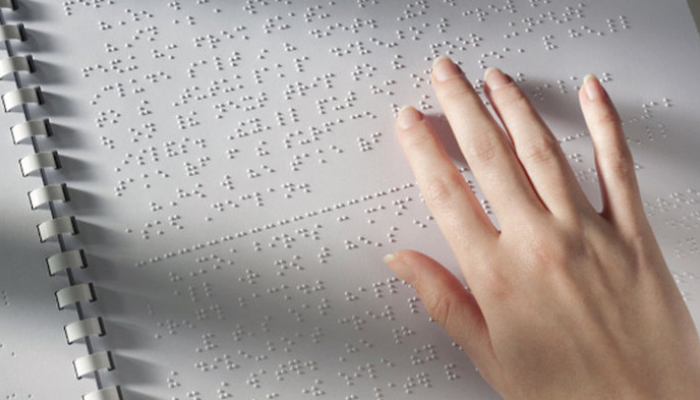 وزارة التربية تنطلق في تحويل محتوى "حقيبة القسم للمطالعة العائلية" إلى الكتابة بطريقة "البرايل"