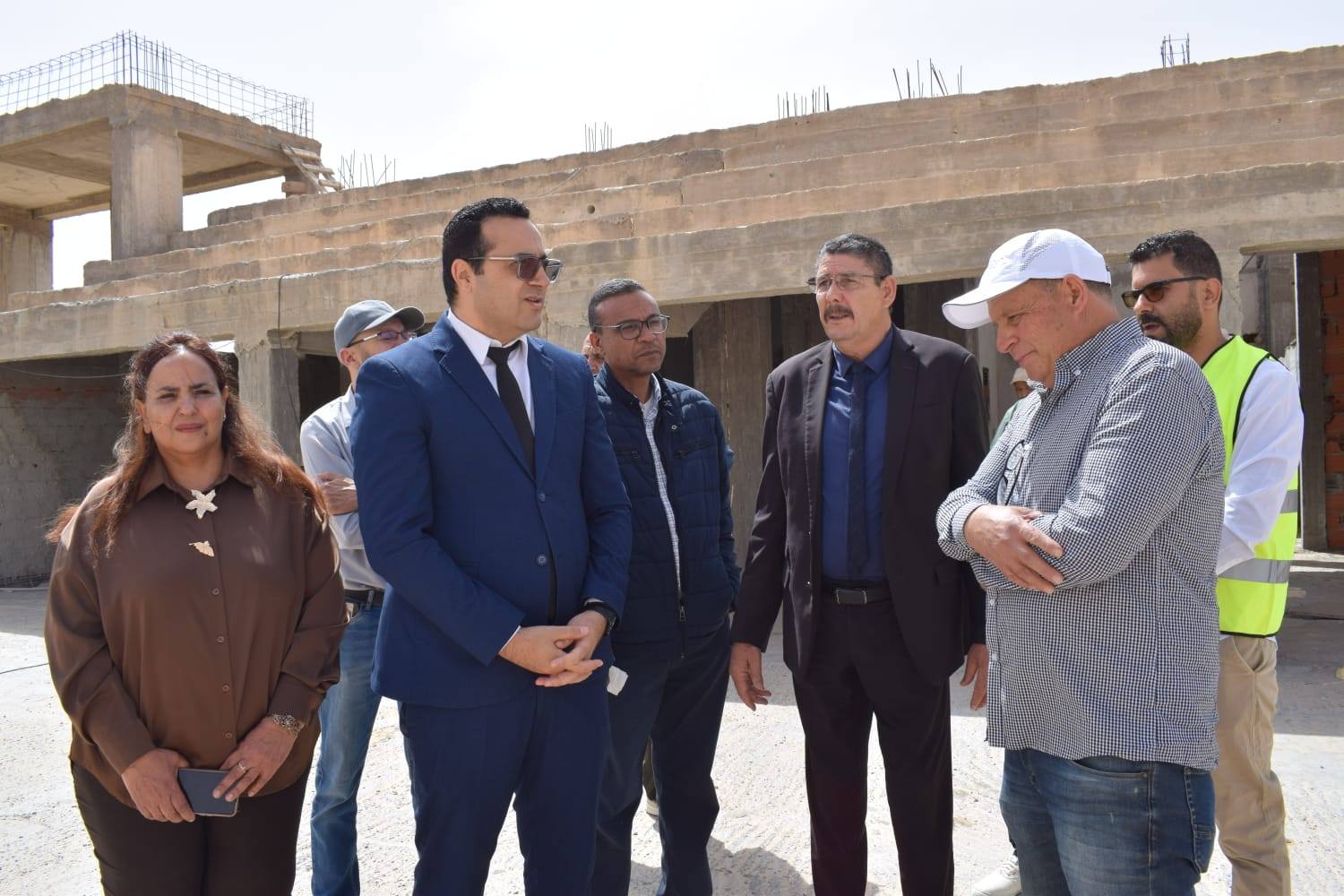 توزر: جلسة عمل تؤكد ضرورة تسريع أشغال المسبح المغطى واستكماله موفى السنة