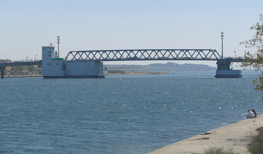 بنزرت: عودة حركة المرور في الاتجاهين بالجسر المتحرك في حدود الساعة الرابعة من صباح يوم غد 