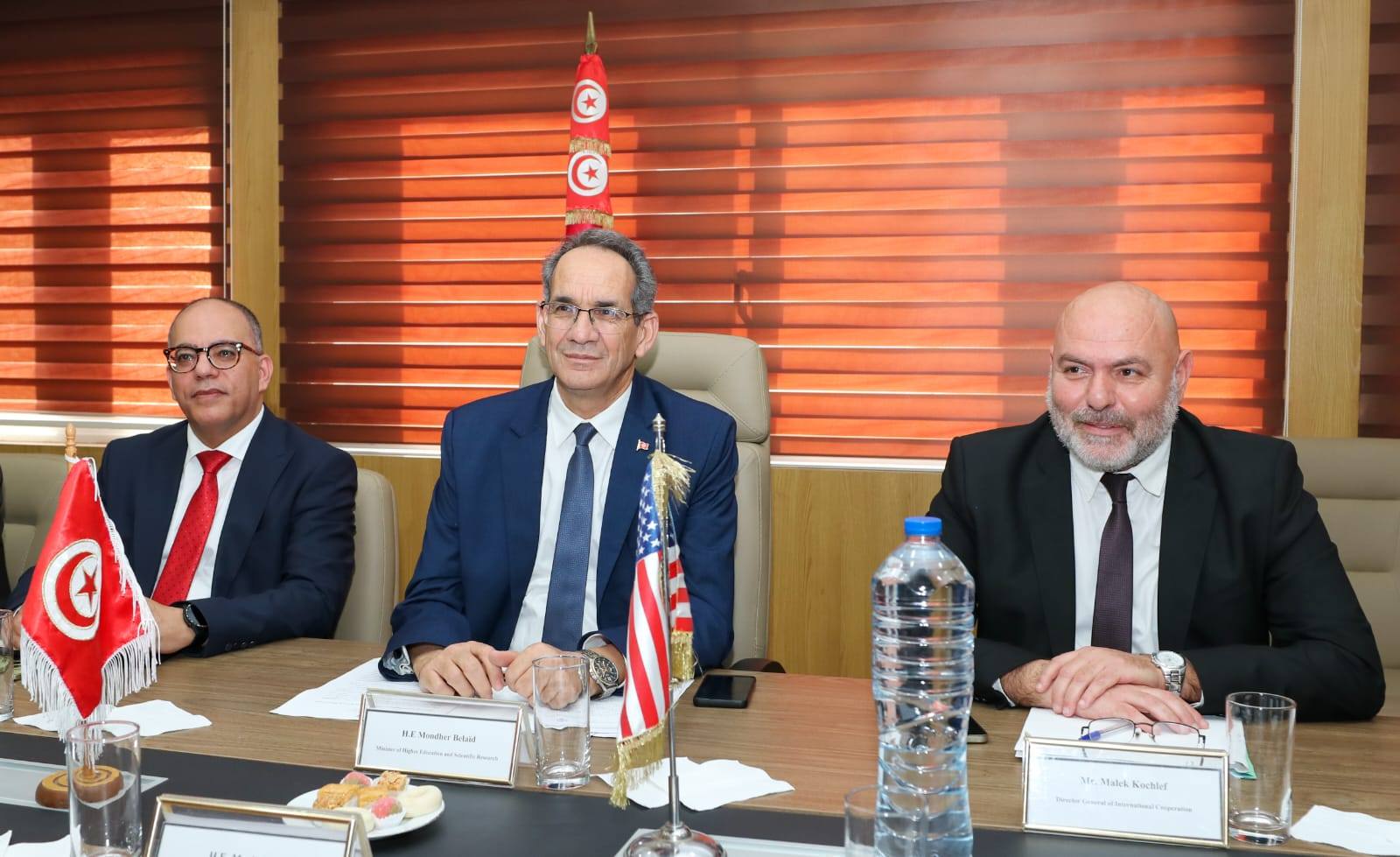 تطوير التعاون بين الجامعات التونسية و جامعة "وايومنغ" الأمريكية، محور لقاء وزير التعليم العالي بحاكم ولاية وايومنغ