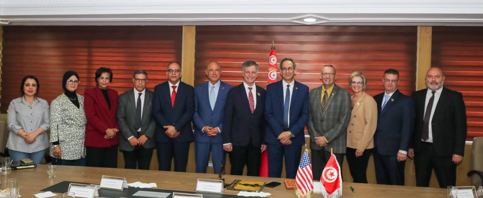 تطوير التعاون بين الجامعات التونسية و جامعة "وايومنغ" الأمريكية، محور لقاء وزير التعليم العالي بحاكم ولاية وايومنغ