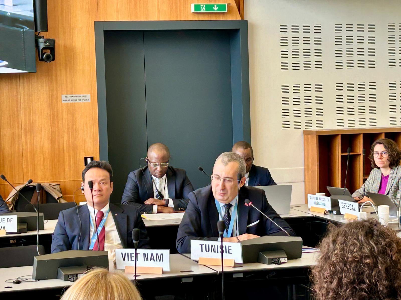 البعثة الدائمة لتونس بجنيف تشارك في اجتماع مجموعة سفراء الدول الأعضاء في المنظمة الدولية للفرنكفونية مع المدير العام لمنظمة الصحة العالمية