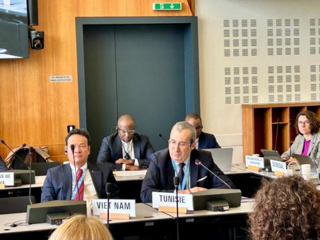 البعثة الدائمة لتونس بجنيف تشارك في اجتماع مجموعة سفراء الدول الأعضاء في المنظمة الدولية للفرنكفونية مع المدير العام لمنظمة الصحة العالمية