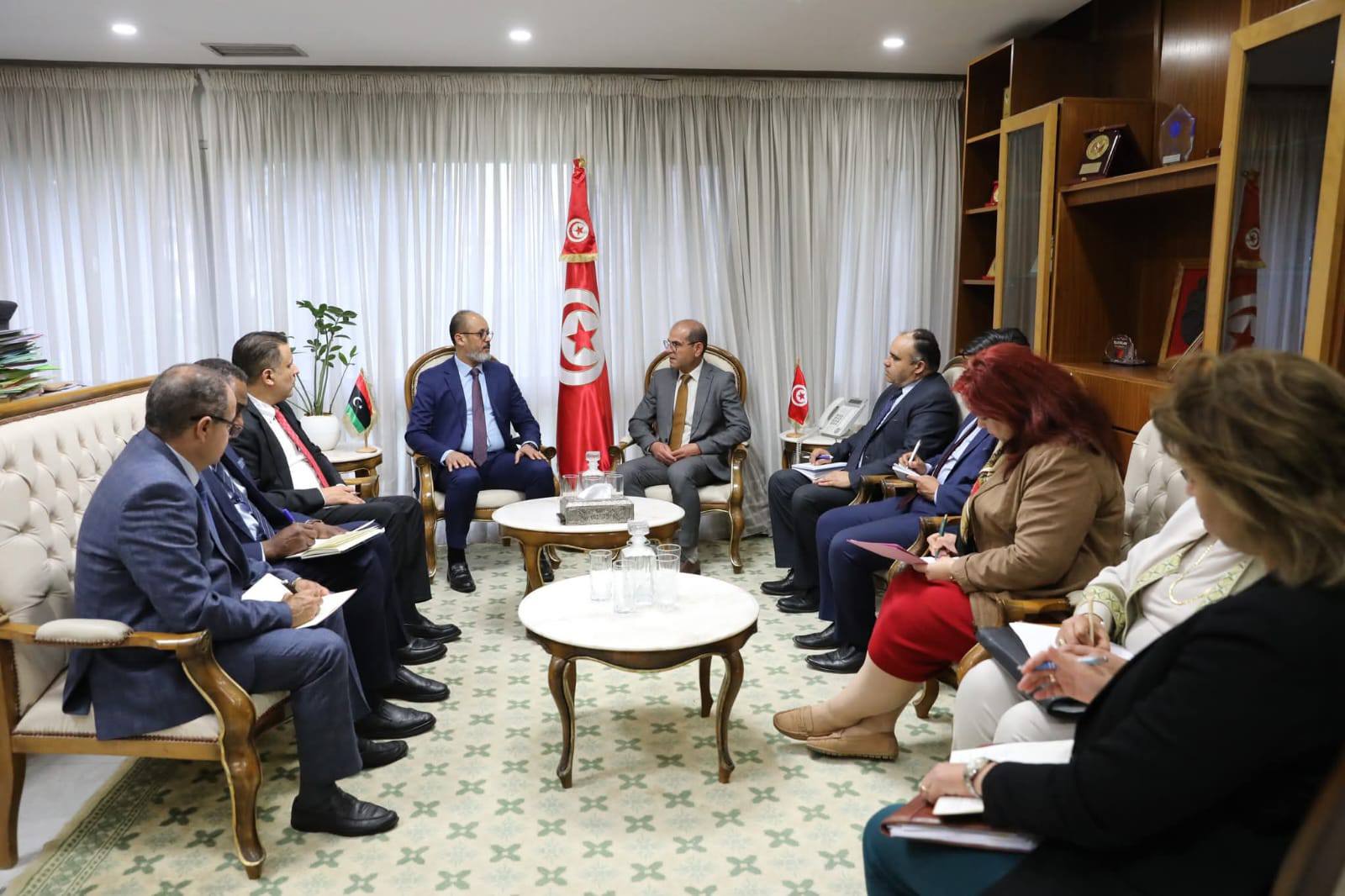  وزير التجهيز والإسكان يستقبل نظيره وزير التعمير والإسكان الليبي