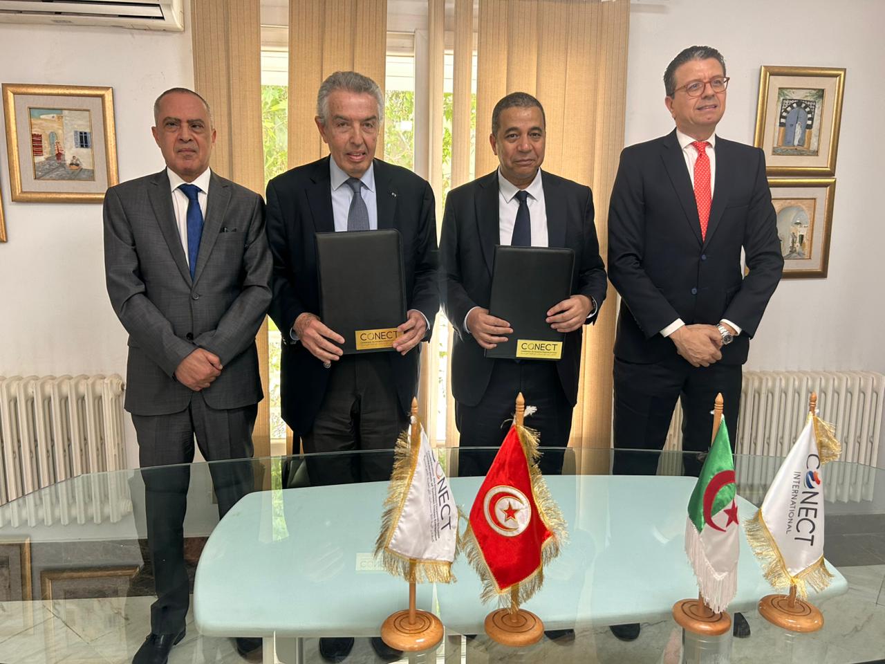 توقيع بروتوكول إتفاق وتعاون بين كنفدرالية المؤسسات المواطنة التونسية ونظيرتها الجزائرية نحو شراكة إقتصادية معزّزة