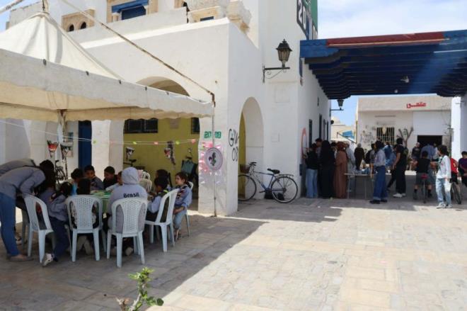 " القيروان: اكثر من 90 كشافا يشاركون في حملة تحسيسية بيئية بالمدينة العتيقة تحت شعار "مدينتي نحبها نظيفة