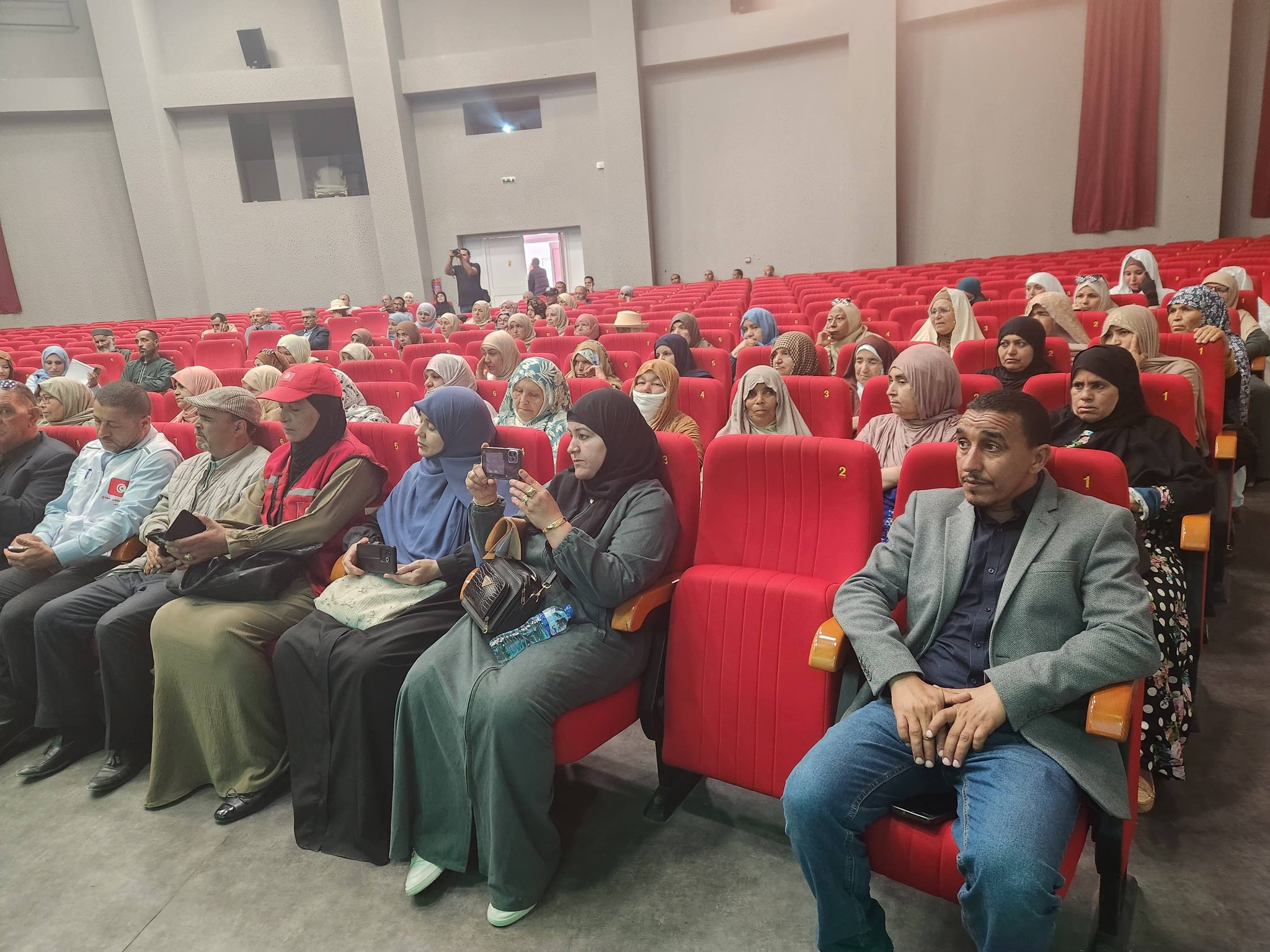 مدنين: يوم جهوي اول لتوديع حجيج معتمديات مدنين الشمالية والجنوبية وسيدي مخلوف وبن قردان