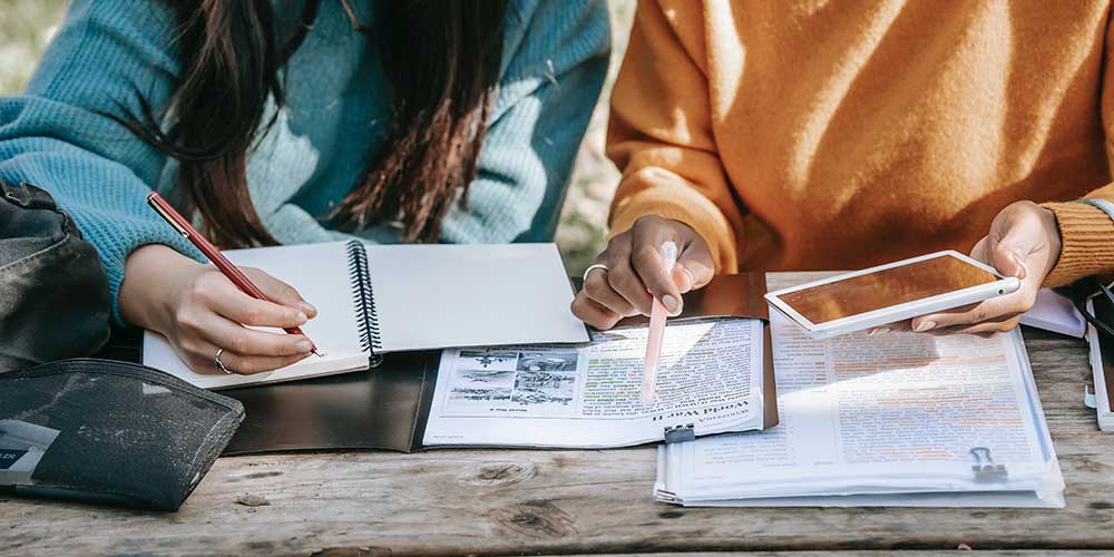 وزارة التعليم العالي تخصّص 155 منحة جامعّية للمتفوقين في بكالوريا 2026 للدراسة بفرنسا وألمانيا وتونس