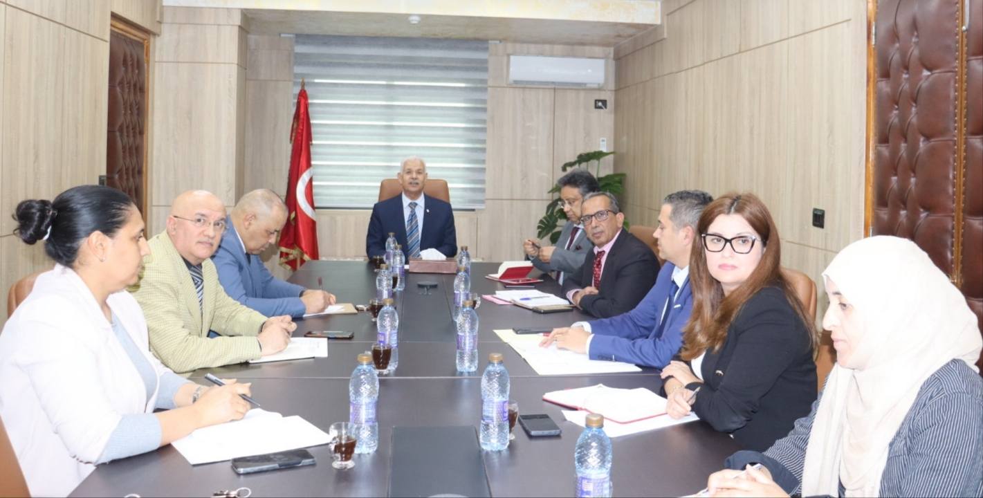 متابعة نشاط التمثيليات التجارية لمركز النهوض بالصادرات بالخارج بالبلدان العربية.