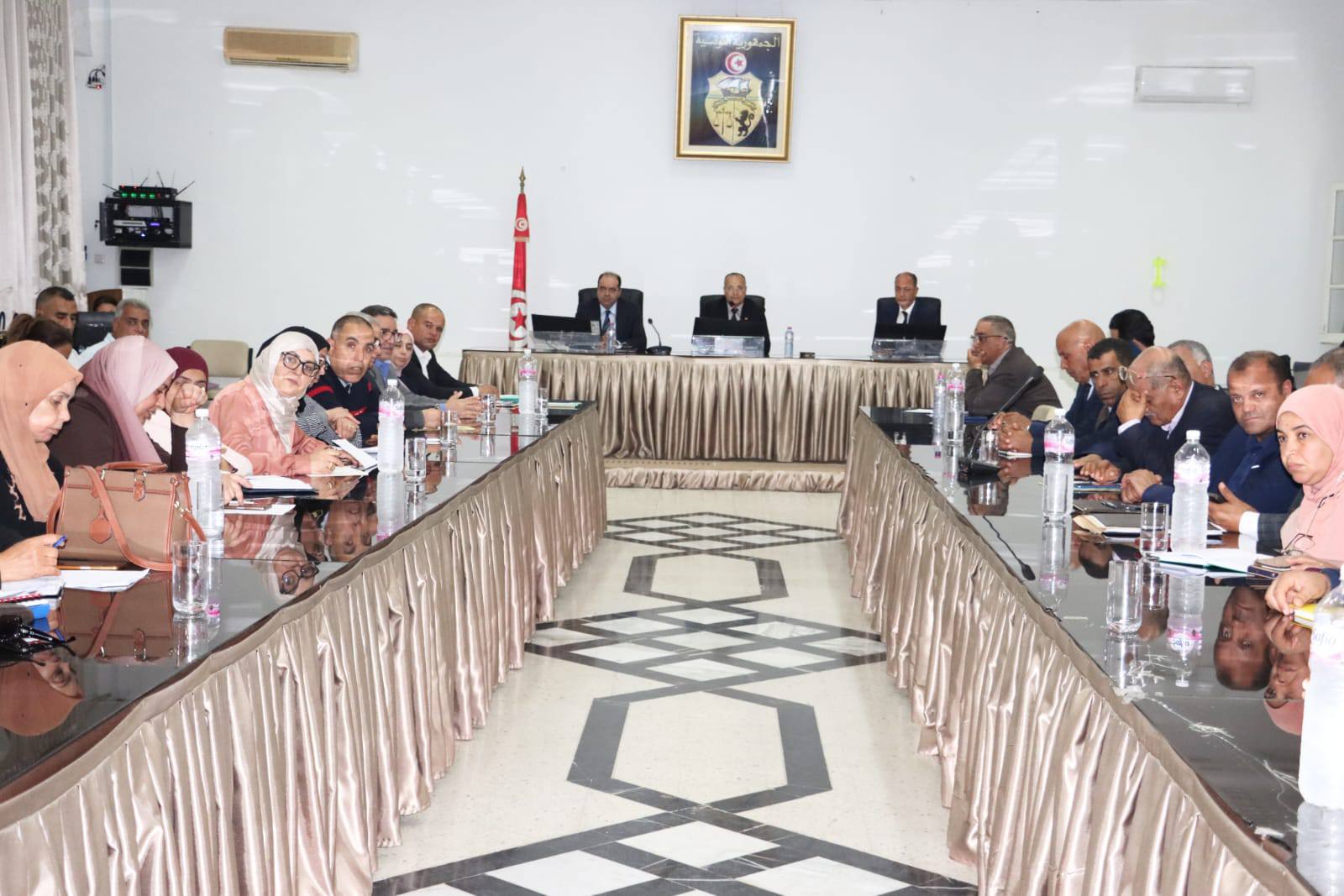 جلسة عمل حول متابعة أمثلة التهيئة العمرانية بولاية المهدية.