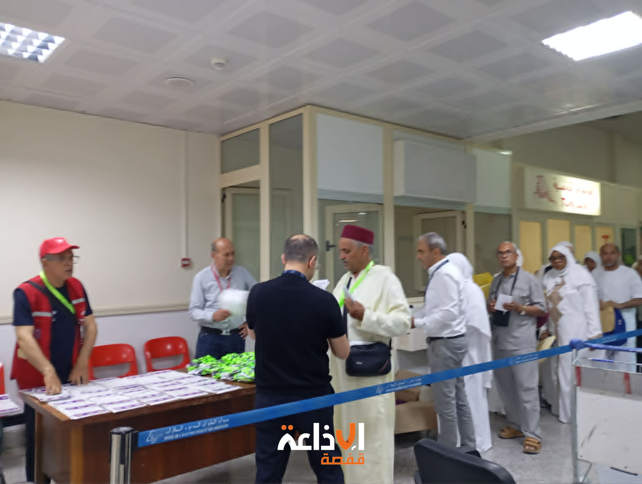 طائرة حجيج ولايتي توزر وقبلي وعدد من حجيج ولاية قفصة تحط بالمدينة المنورة وعلى متنها 263 حاجا وحاجة 