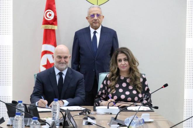 مذكرة شراكة بين معهد صالح عزيّز و مركز "غوستاف روسي" الفرنسي لتعزيز التعاون في تشخيص وعلاج السرطان