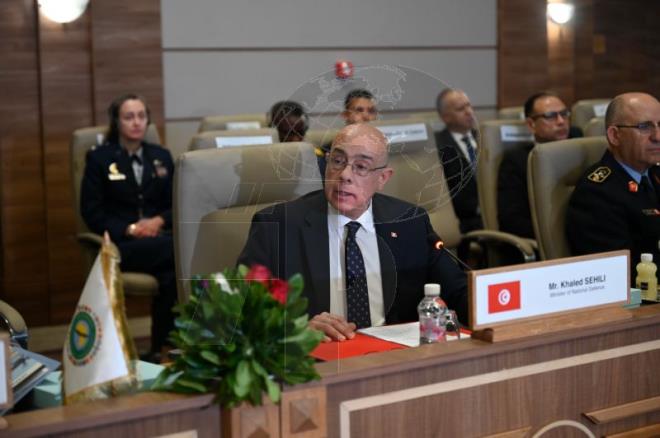 وزير الدفاع "الملتقى الإفريقي لجيوش الطيران منصة لتعزيز التعاون العسكري ومواكبة التحولات المتسارعة"