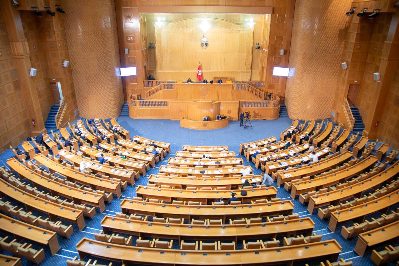 Cinq projets de centrales renouvelables adoptés dans un climat de débat sur la souveraineté énergétique