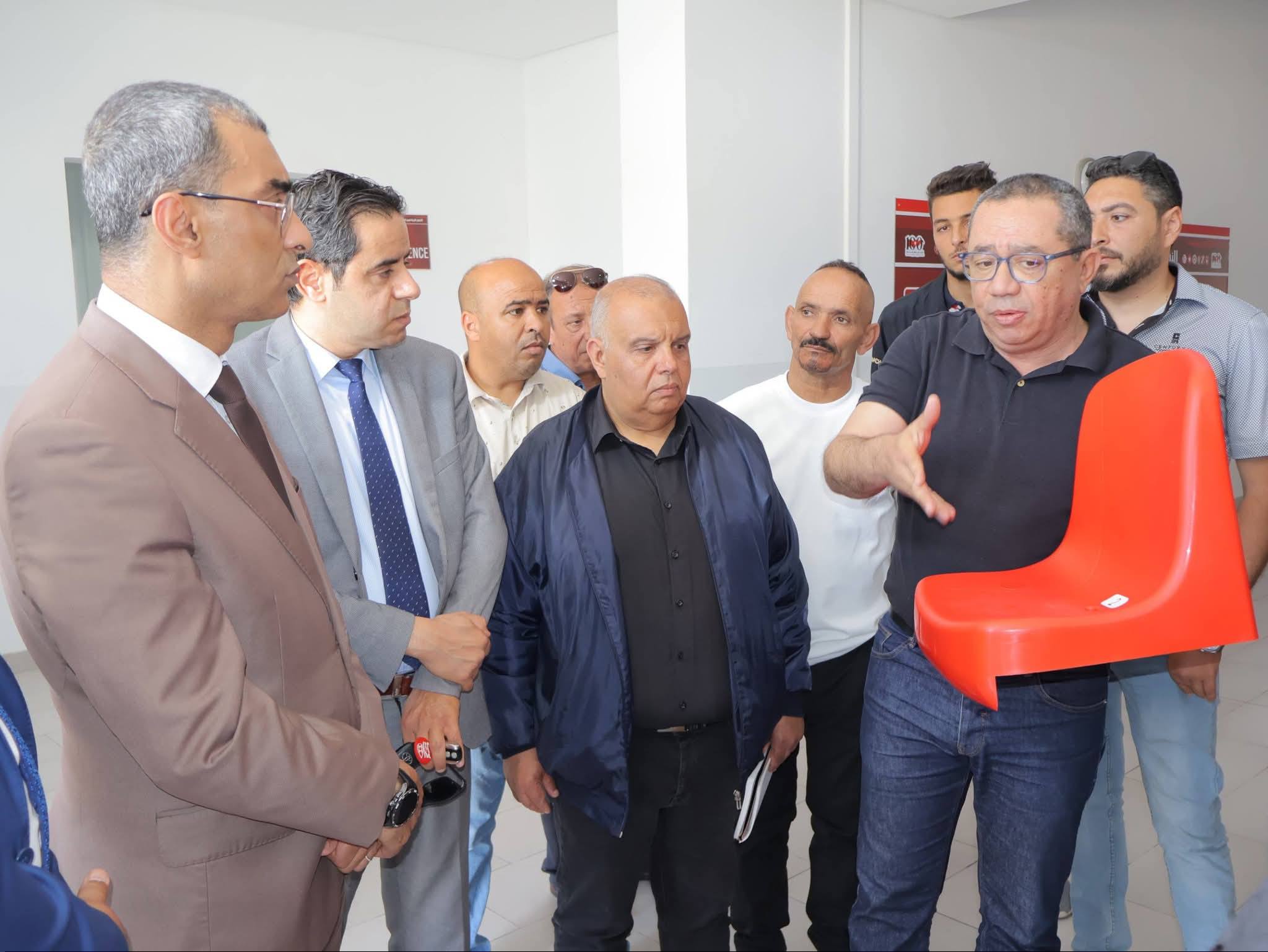 انطلاق مشروع تركيز الكراسي بالملعب الأولمبي بسوسة.
