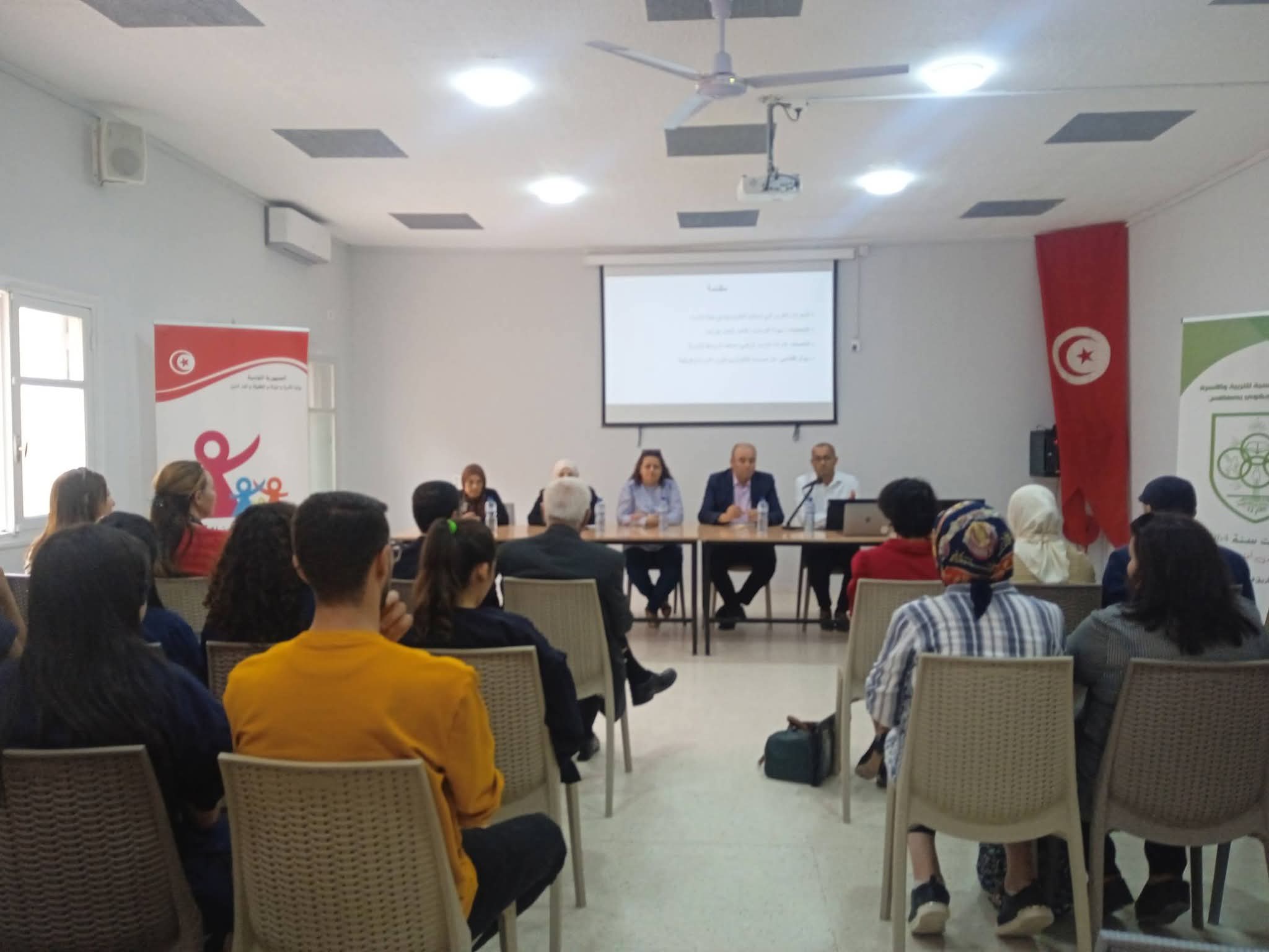 تنظيم سلسلة من المعارض الجهوية والأنشطة التوعوية والتنشيطية بمختلف الولايات بمناسبة اليوم العالمي للأسرة