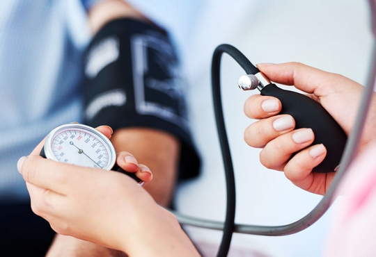  طبيب مختص :  40 بالمائة من مرضى ضغط الدم يتلقون العلاج 