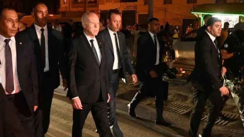 Le président de la République, Kaïs Saïed, rend visite à Douar Hicher