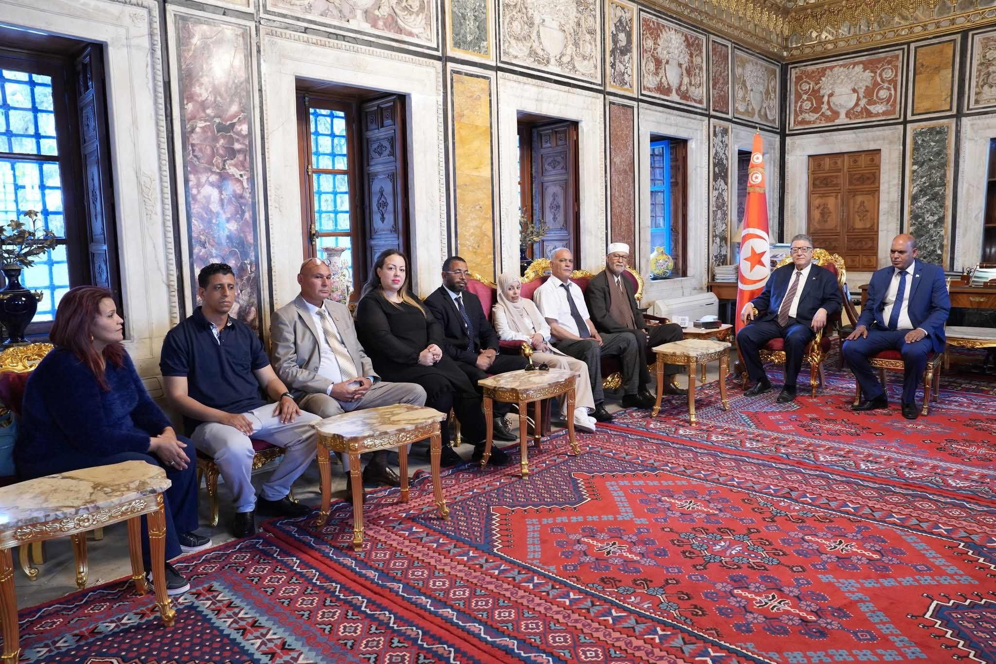 رئيس البرلمان يتحادث مع أعضاء المجلس المحلي بالعمران الأعلى