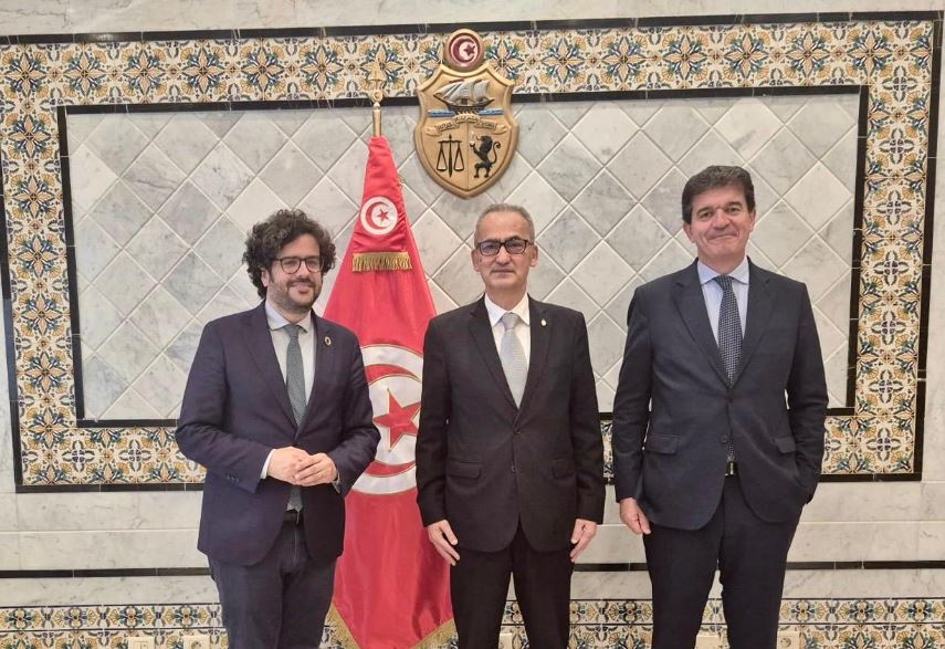 كاتب الدولة لدى وزير الخارجية يلتقي مدير الوكالة الإسبانية للتعاون الدولي من أجل التنمية