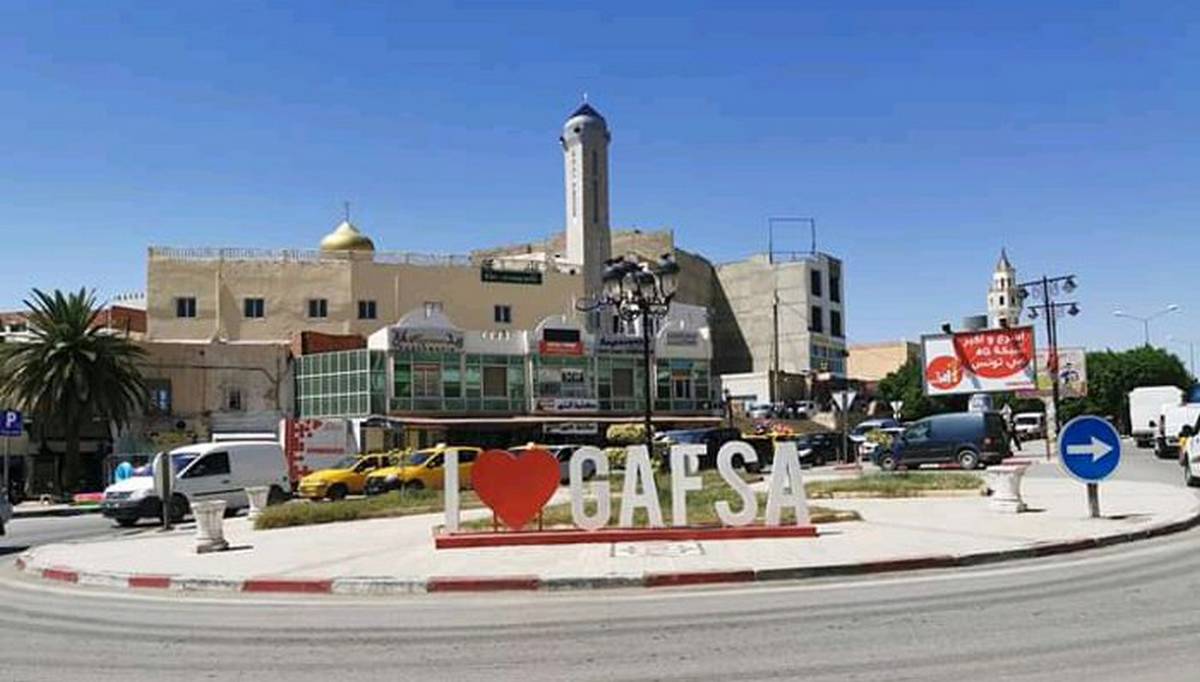 Retour du désordre au centre-ville de Gafsa : habitants et commerçants dénoncent l’occupation anarchique des espaces publics