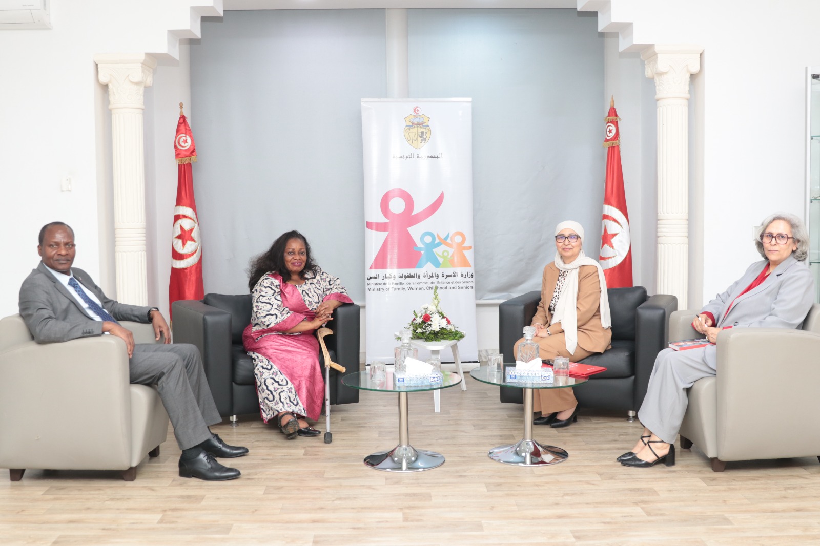 وزيرة الأسرة تلقي الوزيرة المعتمدة لدى وزيرة الشؤون الاجتماعيّة المكلّفة بالأشخاص ذوي الاحتياجات الخصوصيّة بجمهوريّة الكونغو الديمقراطيّة