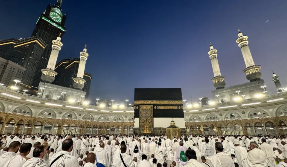 موسم الحجّ ... وصول حجاج بيت الله الحرام إلى مشعر منى استعدادًا ليوم التّروية غـــــدا  