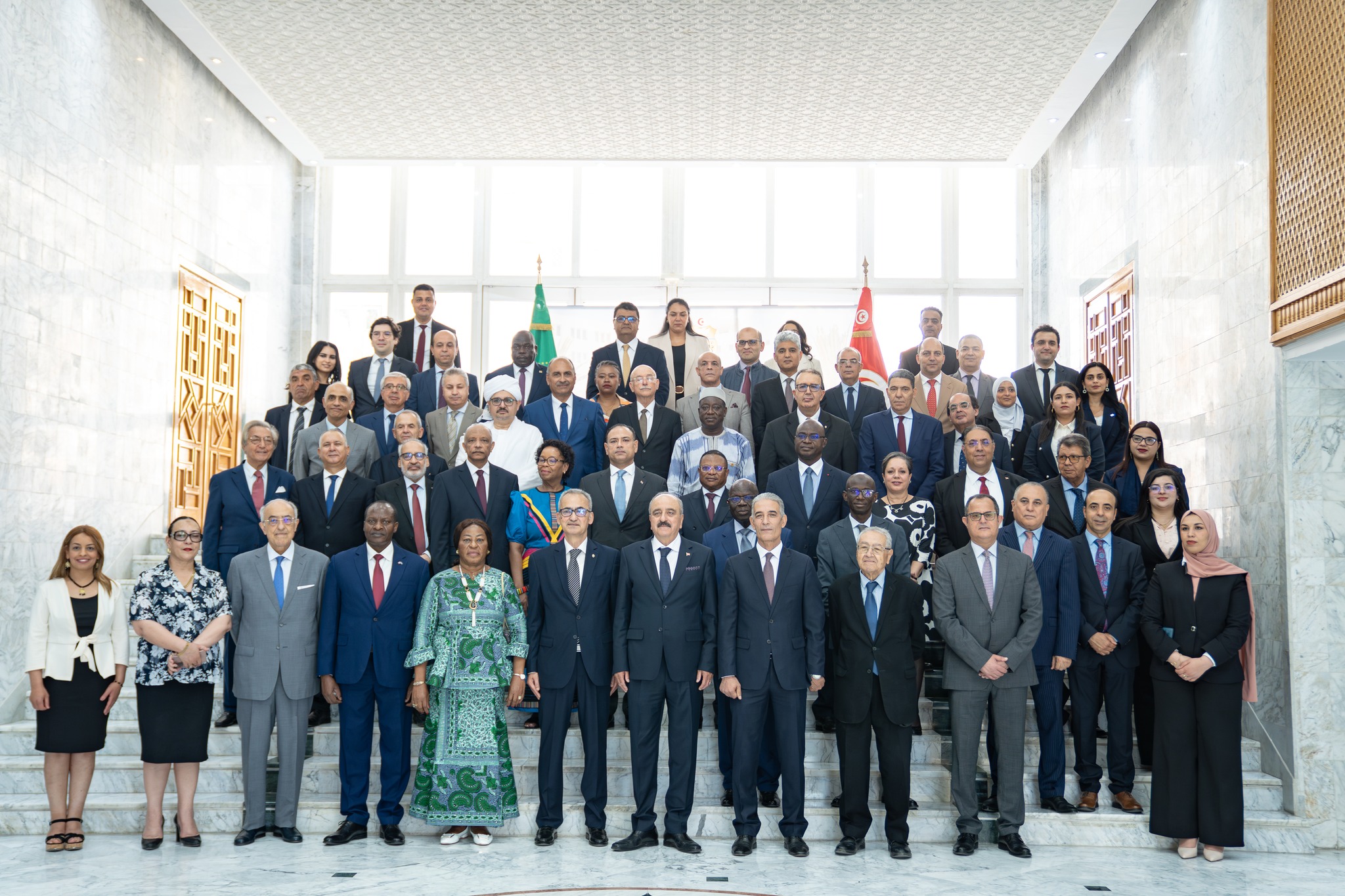 بمناسبة الاحتفال بيوم إفريقيا ؛ موكبٌ استقبال مجموعة السفراء الأفارقة ورؤساء وممثلي المنظمات والمكاتب والبنوك الإفريقية المعتمدين ببلادنا